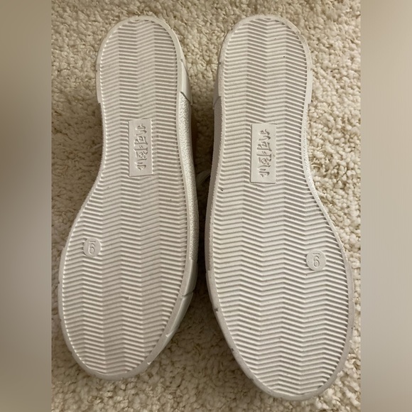 NWOT Mad Love Fran Sneakers tan/white sz 9 - Picture 6 of 8